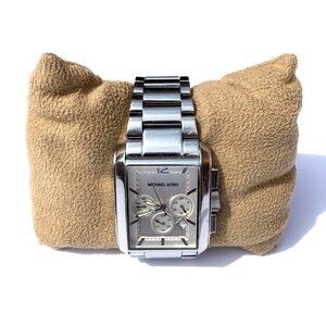 VTG Women’s Michael Kors MK5111 Stainless Steel Silver-Tone Wristwatch